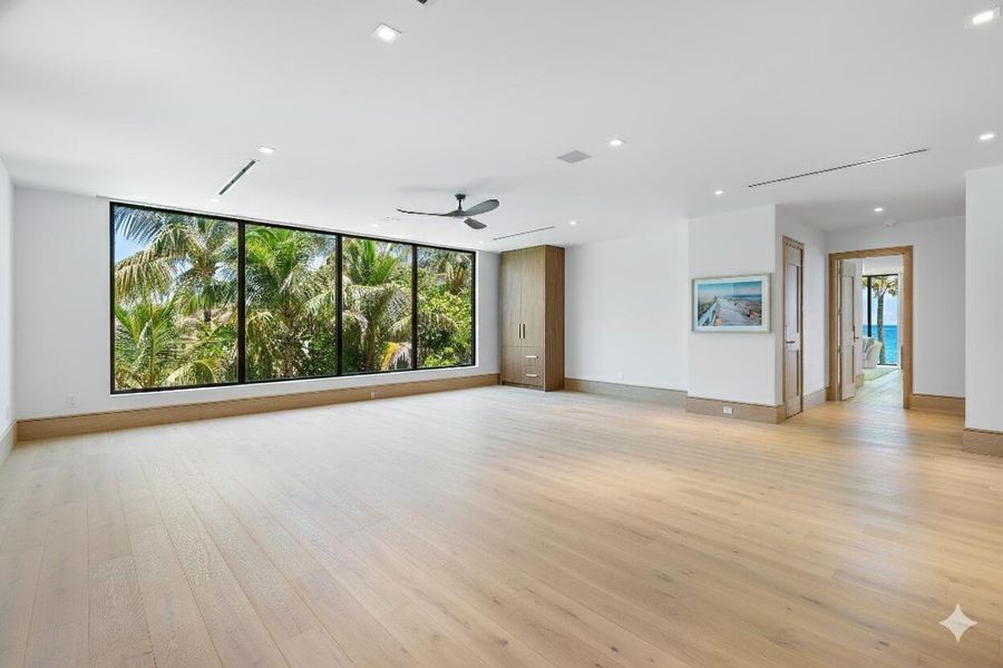 Spacious, unfurnished interior of a new home in , Manalapan (Image 26).