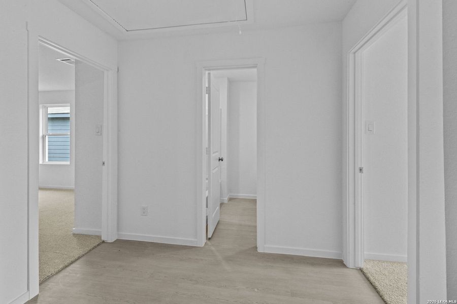 Spacious, unfurnished interior of a new home in Spring Grove, St. Hedwig (Image 24).