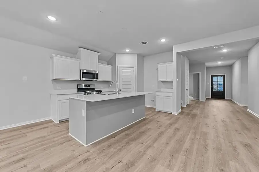 Furnished interior view inside a new home in Rolling Ridge, Van Alstyne (Image 8).