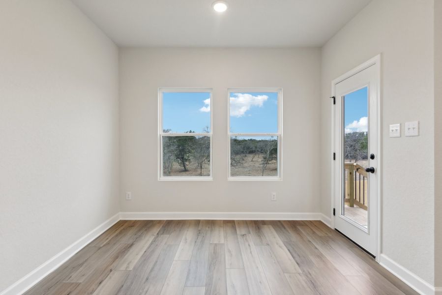 Representative unfurnished interior of a home built from the Makenzie by Ashton Woods in Hennersby Hollow, San Antonio (Image 22).