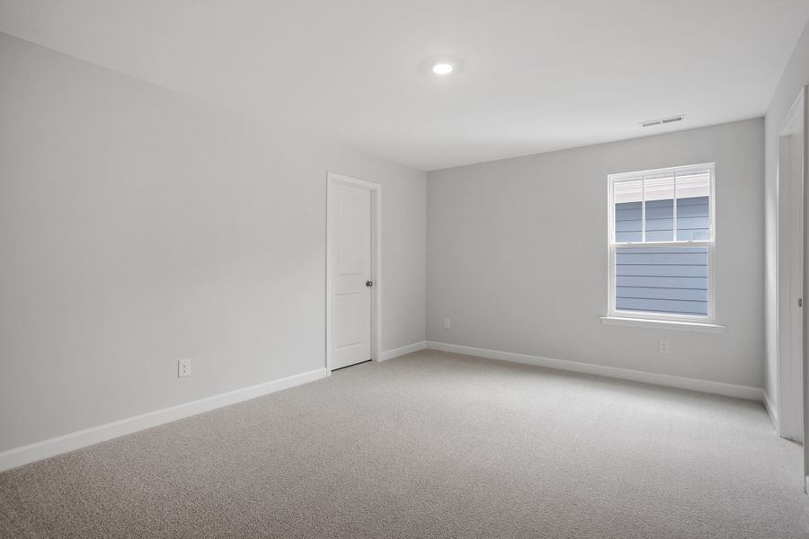 Spacious, unfurnished interior of a new home in Georgias Landing, Raleigh (Image 32).