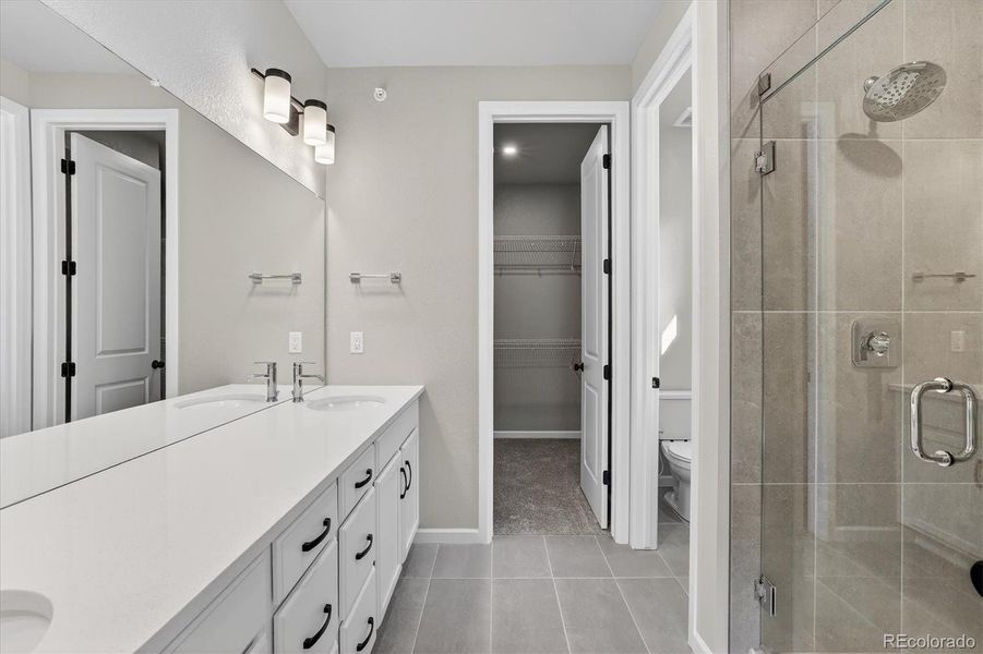 Furnished interior view inside a new home in Deer Creek, Littleton (Image 19).