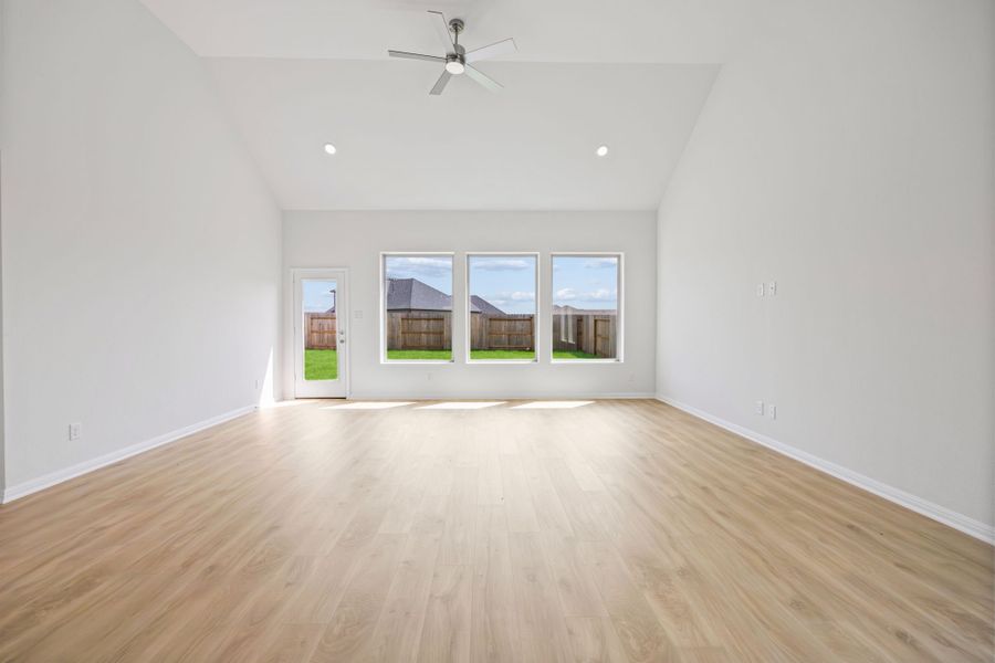 Spacious, unfurnished interior of a new home in Riviera Pines, Huffman (Image 19).