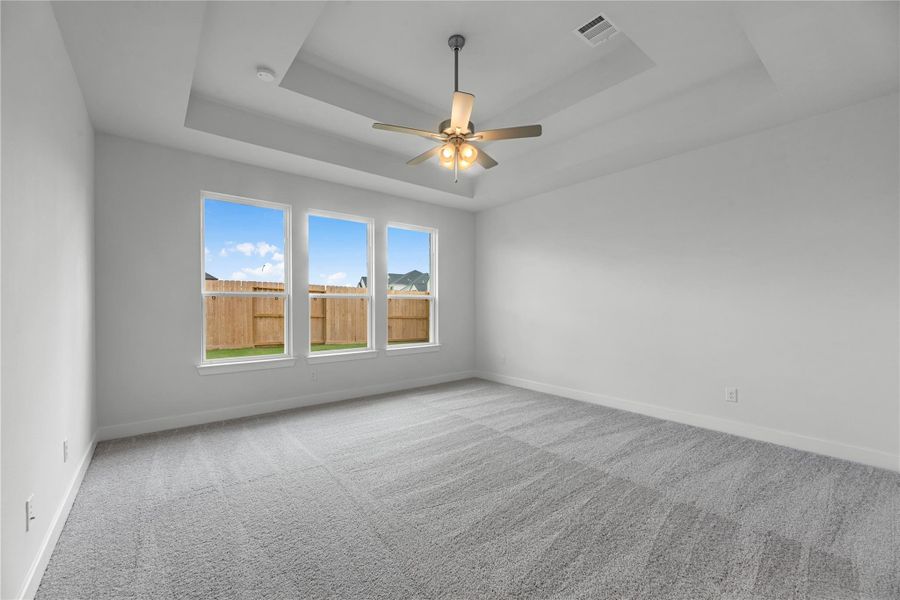Spacious, unfurnished interior of a new home in Cross Creek West, Fulshear (Image 20).