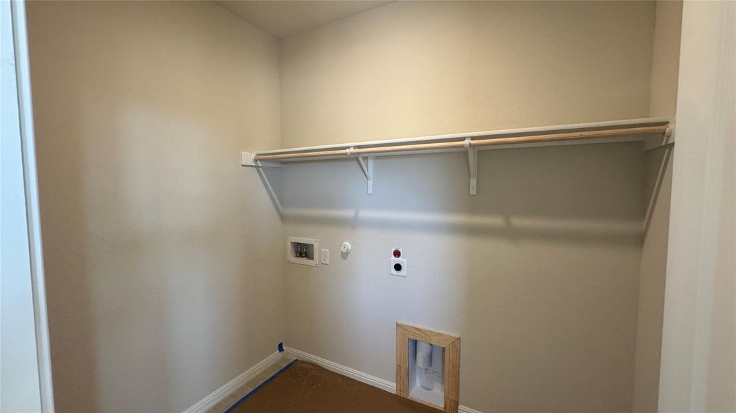 Spacious, unfurnished interior of a new home in Cannon Ranch, Dripping Springs (Image 7).