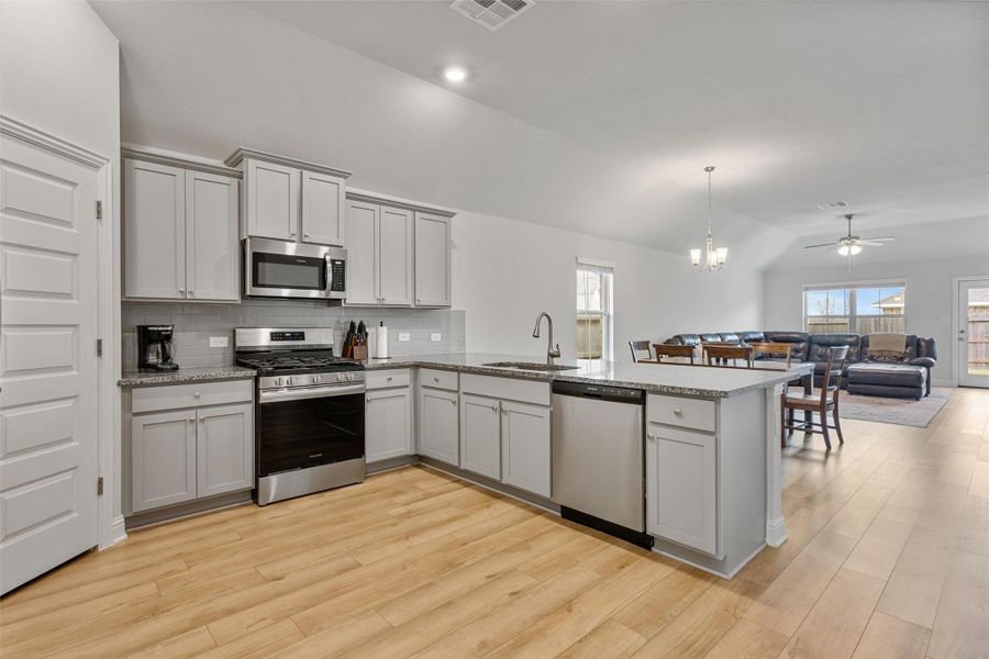 Furnished interior view inside a new home in Lago Mar, Galveston (Image 31).