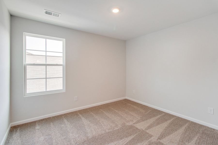 Spacious, unfurnished interior of a new home in Ellington, Elgin (Image 31).