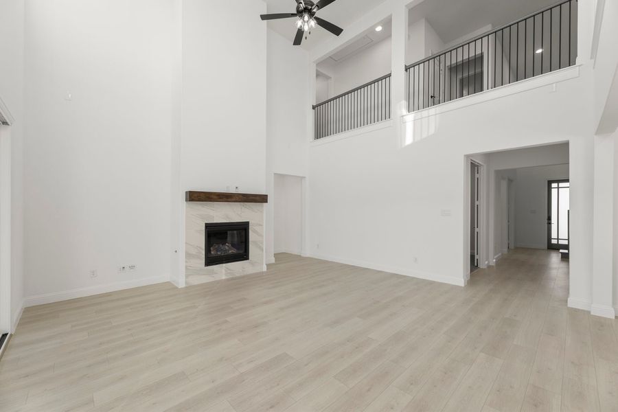 Representative unfurnished interior of a home built from the Edward- 70 ft Home Site by Rockwell Homes in Nelson Lake Estates, Rockwall (Image 78). Representative unfurnished interior of a home built from the Edward- 70 ft Home Site by Rockwell Homes in Nelson Lake Estates, Rockwall (Image 78).