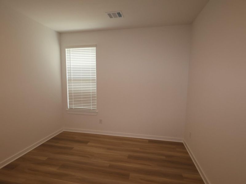 Spacious, unfurnished interior of a new home in Miller's Pond, Rosenberg (Image 20).