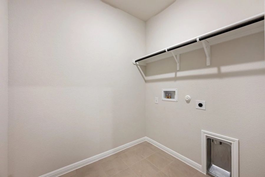 Spacious, unfurnished interior of a new home in Patterson Ranch, Georgetown (Image 38).