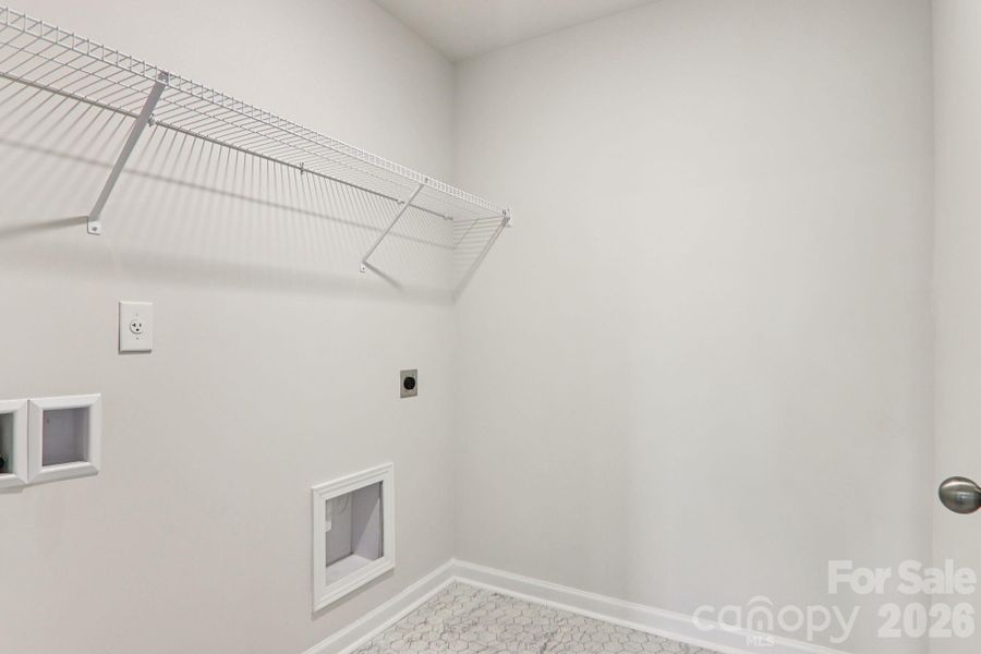 Spacious, unfurnished interior of a new home in Rydele Heights, Asheville (Image 14).