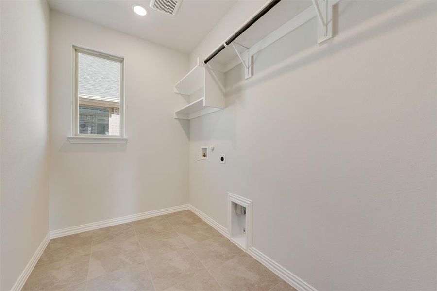Spacious, unfurnished interior of a new home in Walden Pond, Forney (Image 21). Spacious, unfurnished interior of a new home in Walden Pond, Forney (Image 21).