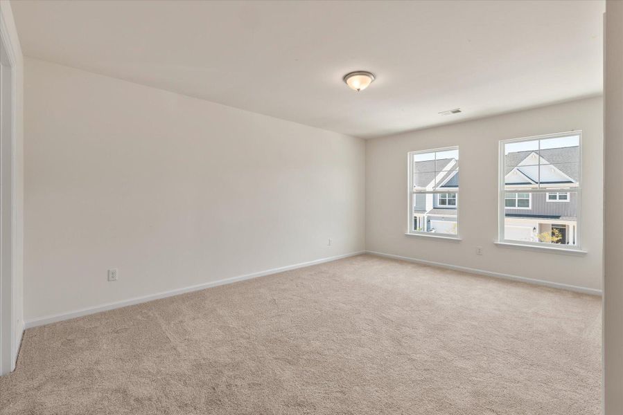 Spacious, unfurnished interior of a new home in The Landings at Montague, Goose Creek (Image 26).