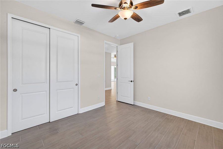 Spacious, unfurnished interior of a new home in Cape Coral, Cape Coral (Image 24).