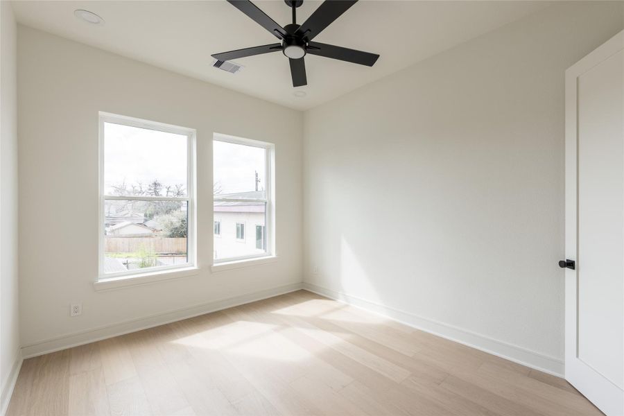 Spacious, unfurnished interior of a new home in , Houston (Image 42).