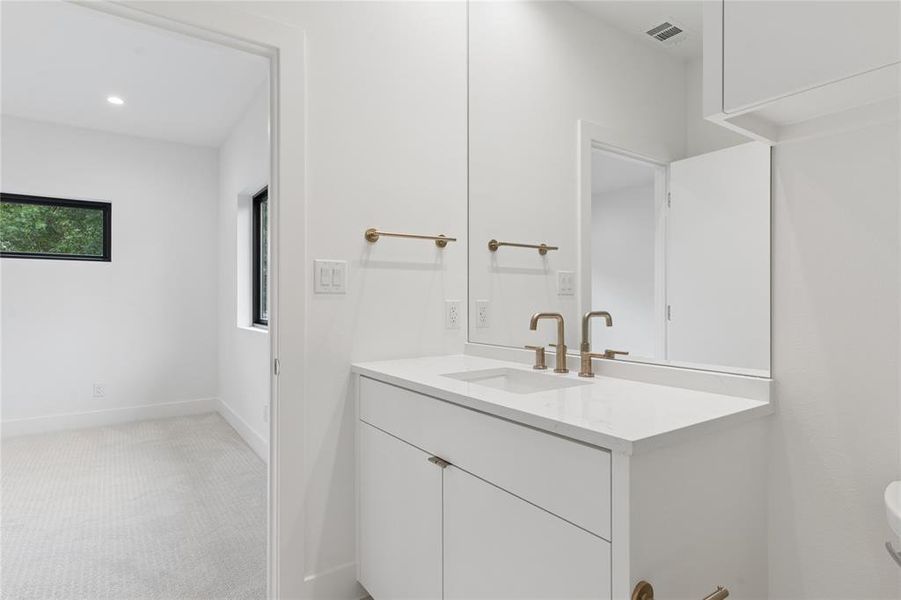 Image 38 of a home in .