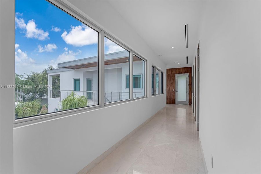 Spacious, unfurnished interior of a new home in , Pinecrest (Image 20). Spacious, unfurnished interior of a new home in , Pinecrest (Image 20).