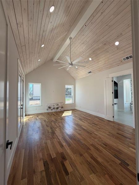 Spacious, unfurnished interior of a new home in , Granbury (Image 25). Spacious, unfurnished interior of a new home in , Granbury (Image 25).