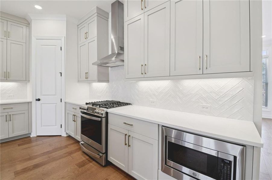 Furnished interior view inside a new home in Ward's Crossing Townhomes, Johns Creek (Image 42).