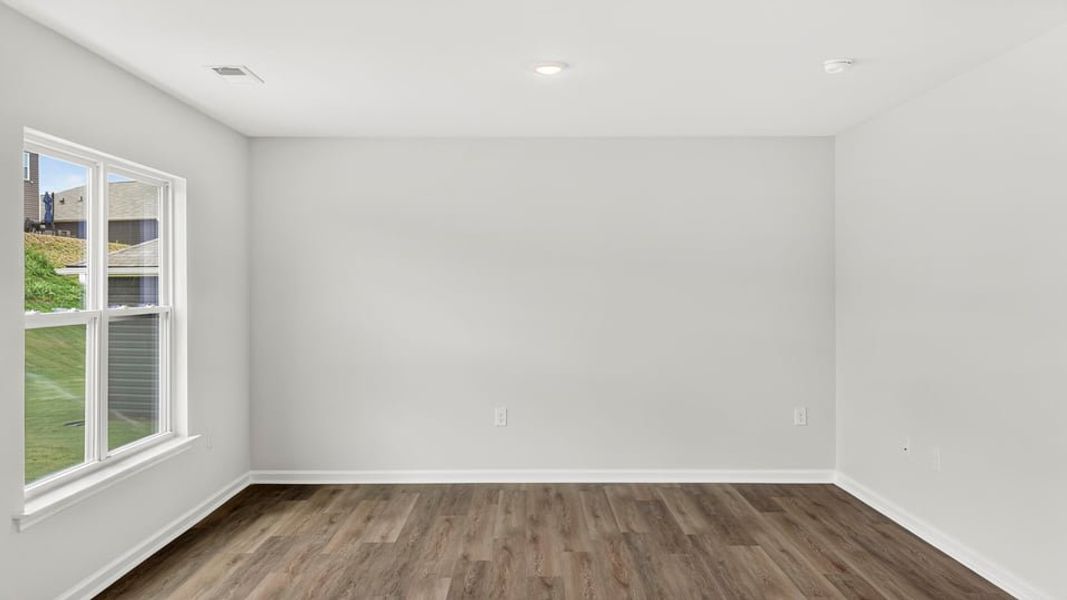 Spacious, unfurnished interior of a new home in Treemont Commons, Wellford (Image 24).