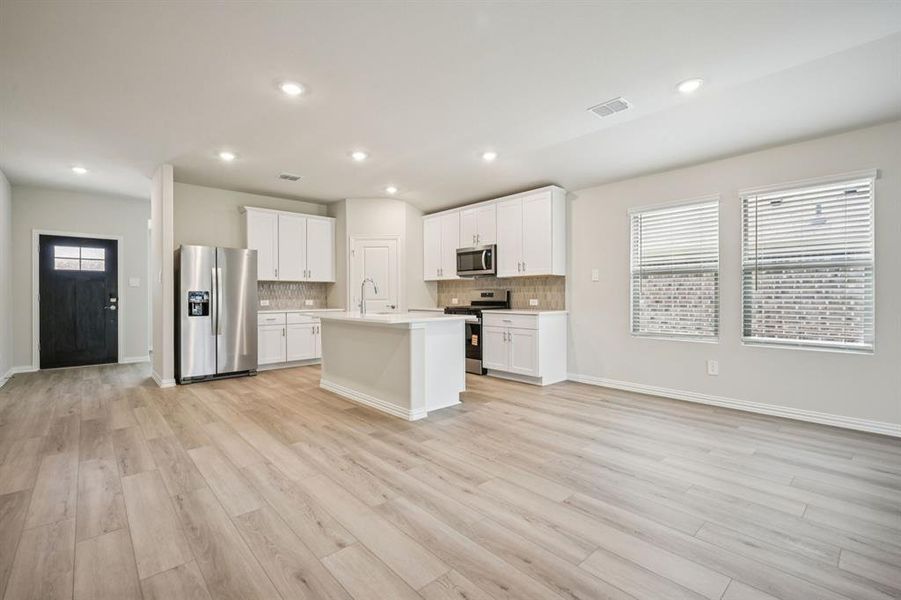 Furnished interior view inside a new home in Westmoor, Sherman (Image 7).