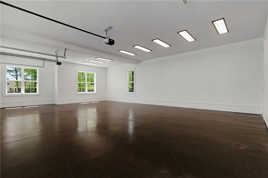 Spacious, unfurnished interior of a new home in , Monroe (Image 163).