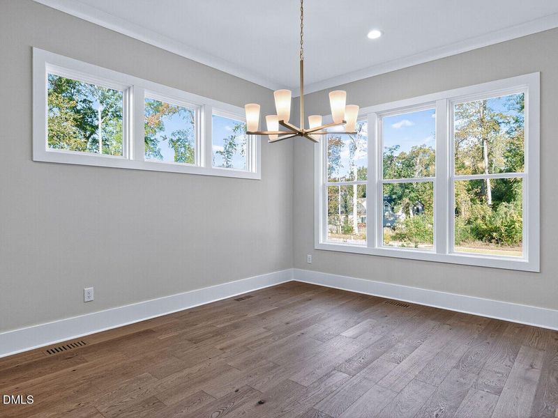 010-1280x960-dining-room