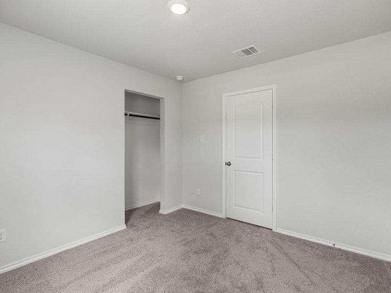 Spacious, unfurnished interior of a new home in Stoney Ridge, Hudson (Image 11).