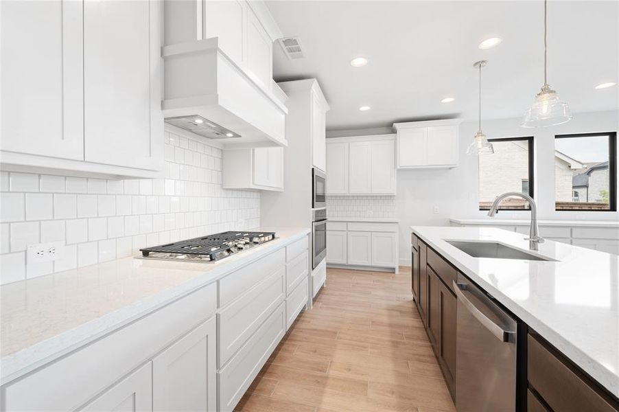 Furnished interior view inside a new home in The Lakes Of Somercrest 60', Midlothian (Image 7). Furnished interior view inside a new home in The Lakes Of Somercrest 60', Midlothian (Image 7).