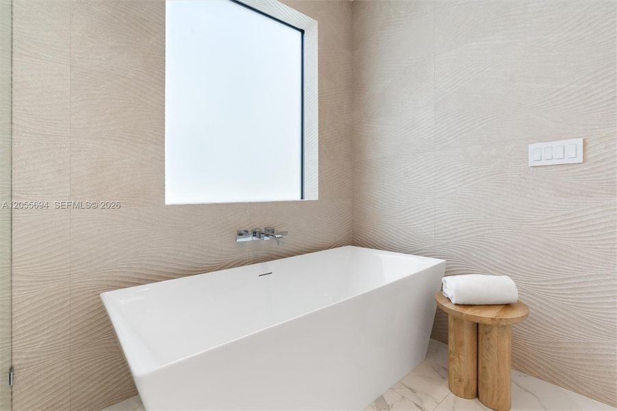 Furnished interior view inside a new home in , Fort Lauderdale (Image 81).