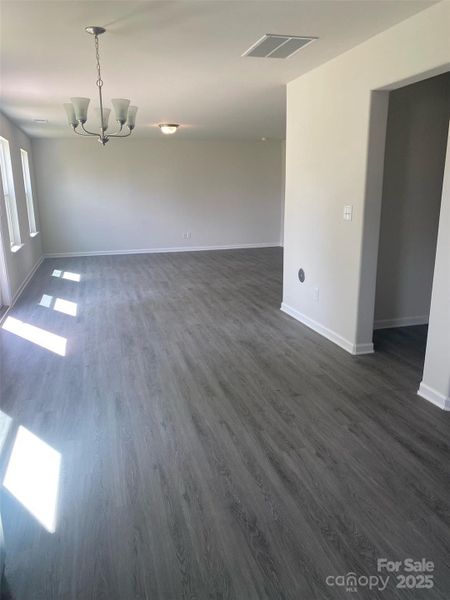 Spacious, unfurnished interior of a new home in , Kings Mountain (Image 4).