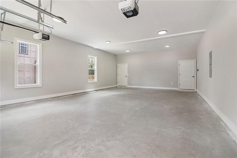 Spacious, unfurnished interior of a new home in , Lilburn (Image 86).