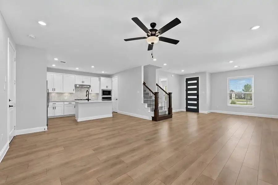 Spacious, unfurnished interior of a new home in Cross Creek Meadows, Celina (Image 17).