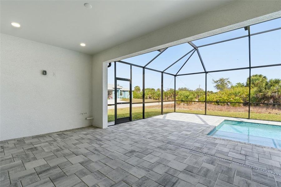 Exterior details and patio area of a home in , Port Charlotte (Image 23).