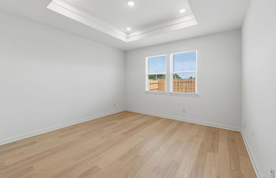 Spacious, unfurnished interior of a new home in Sunfield, Buda (Image 26).