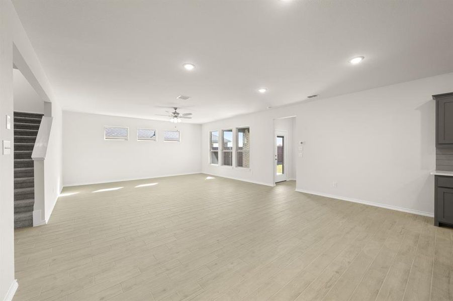 741 Scarlet Sage- L Dining-1