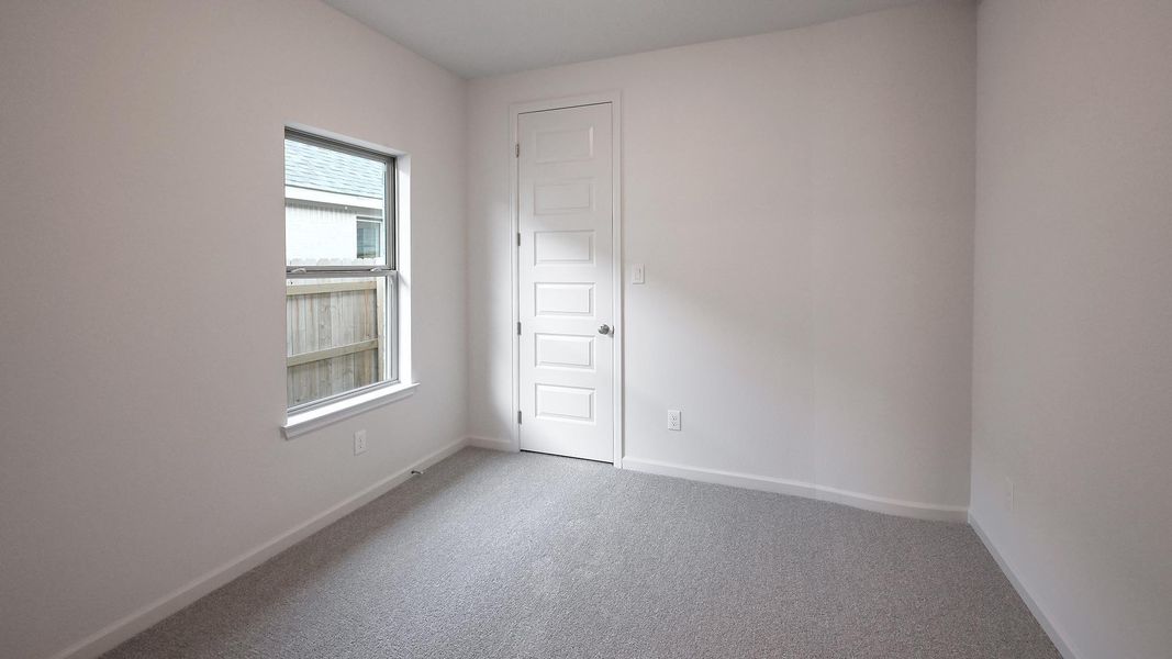 Spacious, unfurnished interior of a new home in Crosswinds, Kyle (Image 23).