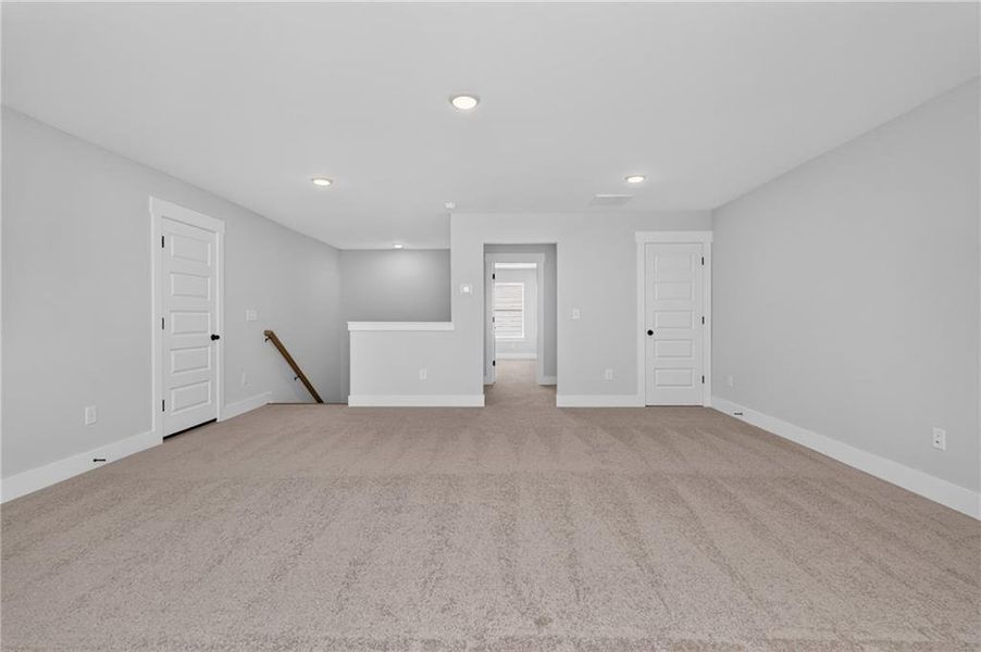 Spacious, unfurnished interior of a new home in Twin Lakes, Hoschton (Image 28).
