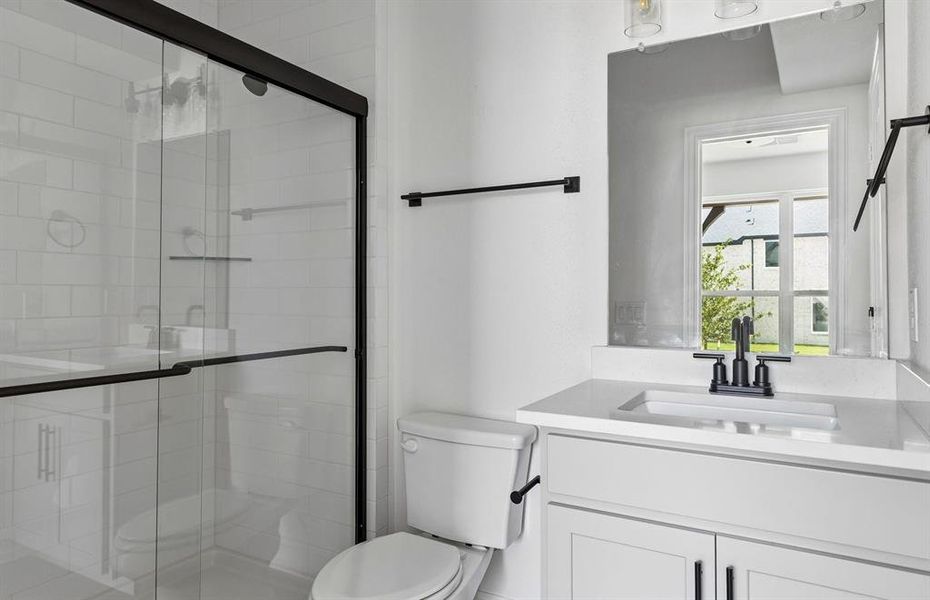 Secondary bath on first level