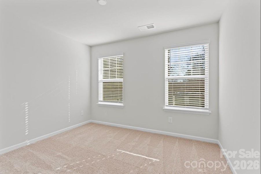 Spacious, unfurnished interior of a new home in Sierra Ridge, Gastonia (Image 15).