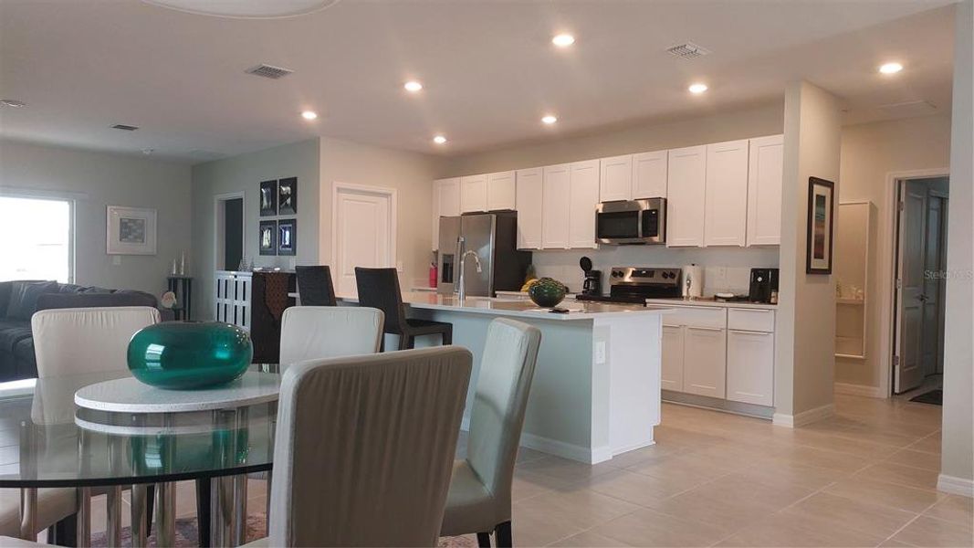 Furnished interior view inside a new home in , Kissimmee (Image 7).