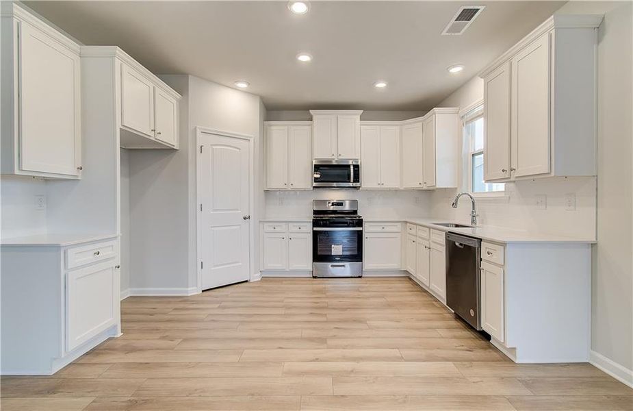 Furnished interior view inside a new home in Cooper Park, McDonough (Image 7).