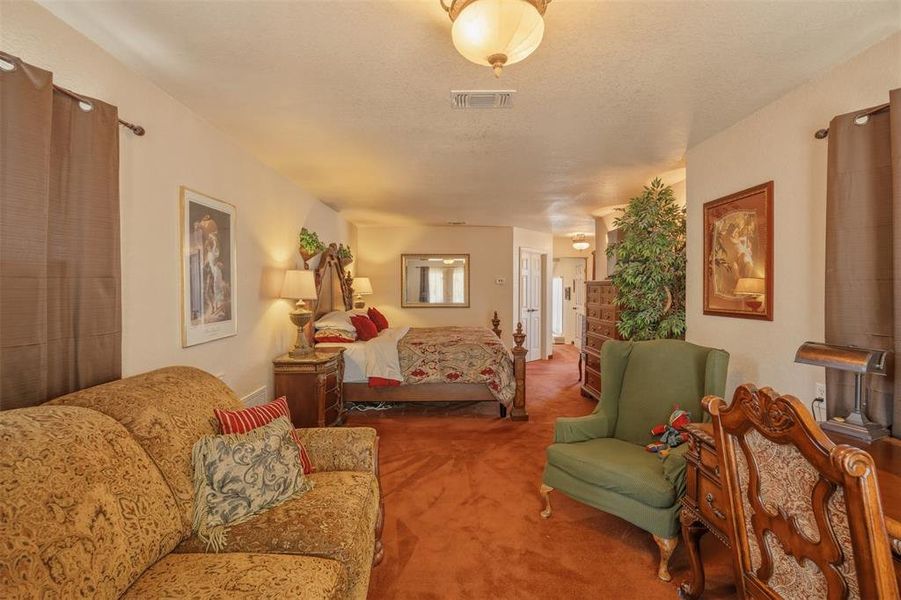 Furnished interior view inside a new home in , Weatherford (Image 14).