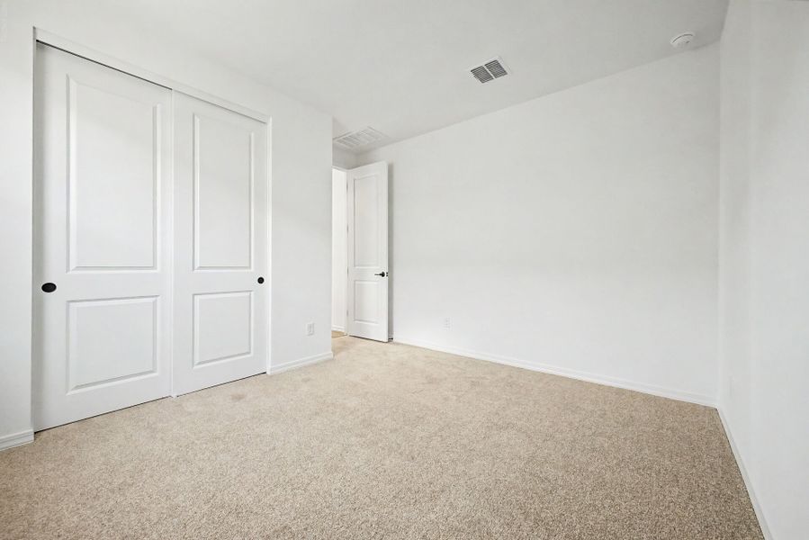 Spacious, unfurnished interior of a new home in White Tank Vistas, Waddell (Image 11). Spacious, unfurnished interior of a new home in White Tank Vistas, Waddell (Image 11).