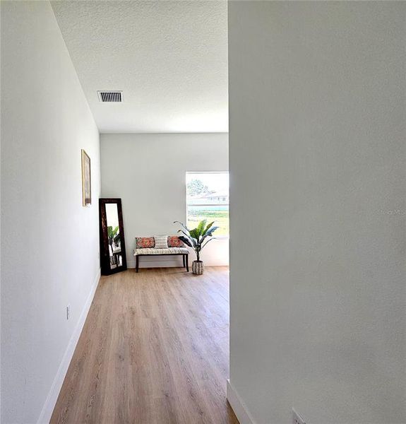 Spacious, unfurnished interior of a new home in , Ocala (Image 21).