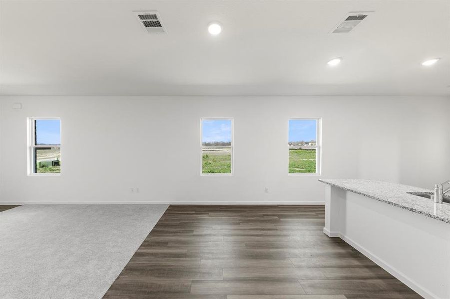 15. 2128 Meadow Park - Dining 15. 2128 Meadow Park - Dining