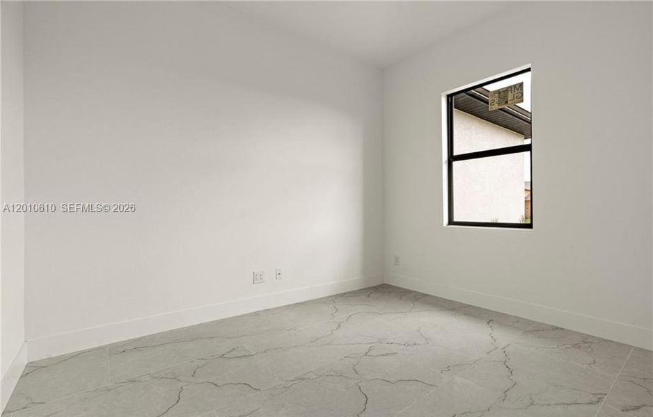 Spacious, unfurnished interior of a new home in , Lehigh Acres (Image 23).