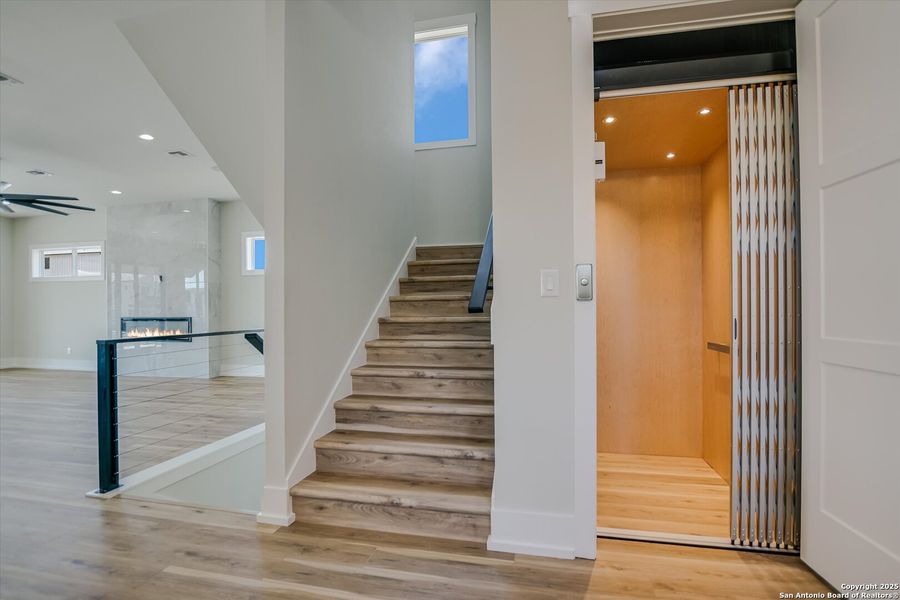Spacious, unfurnished interior of a new home in , Kingsland (Image 18).