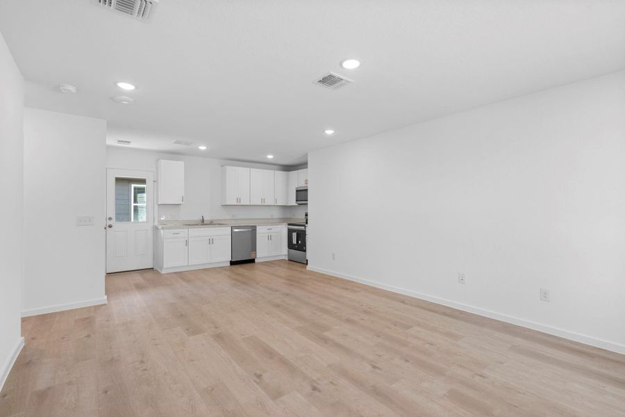 MODEL HOME images may NOT be consistent with the finished product.