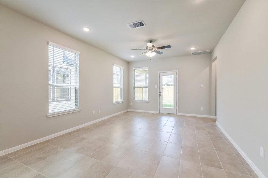 Spacious, unfurnished interior of a new home in Anderson Lakes, Houston (Image 23). Spacious, unfurnished interior of a new home in Anderson Lakes, Houston (Image 23).